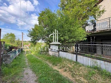 Продава КЪЩА - с. Кошарево, обл. Перник