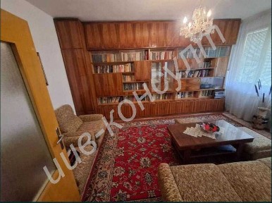 Просторен тристаен апартамент в идеален център, гр. В. Търново