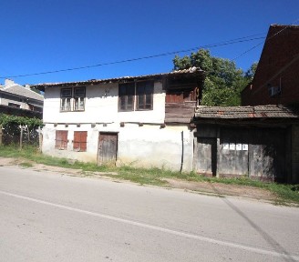 Продава Къща с двор в кв. Гачевци, гр. Габрово