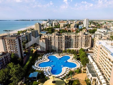 Продава - Двустаен апартамент в Роял Бийч Барсело, Слънчев бряг