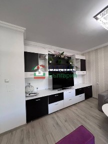 Луксозен апартамент с 2 спални в комплекс 