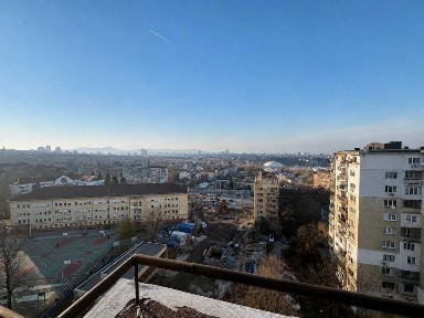 Четиристаен апартамент с големи тераси в Гео Милев