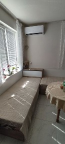 Продава етаж от къща с двор
