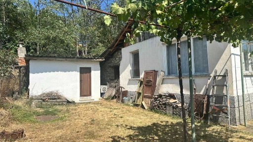 Продава се: Едноетажна къща със ЗП 60 кв. м, с двор 830 кв. м, в село Васил Левски