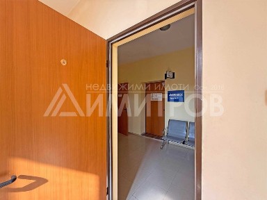 Продава ОФИС помещение в гр. Нови пазар, ЦЕНТЪР!