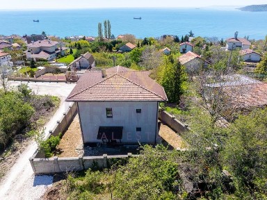 Къща в Варна-м-т Св. Никола Акт 16