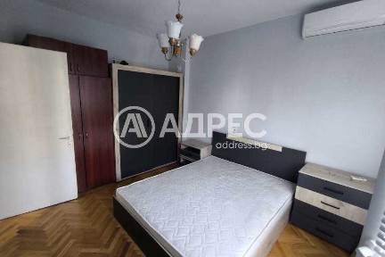 Двустаен апартамент на метри от градския парк