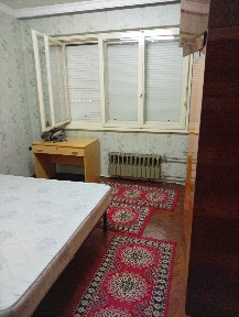 Отдава ДВУСТАЕН апартамент