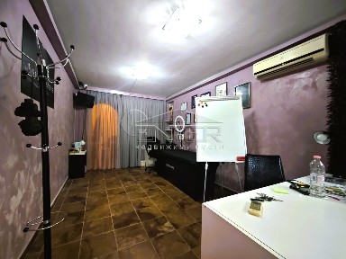 Офис в Варна-Централна поща площ 20 цена 220