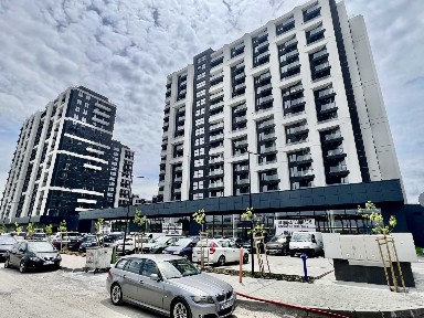 Тристаен в Capitol Residence с паркомясто
