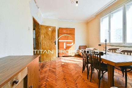 Тристаен за продажба в гр. Перник, кв. Димова махала