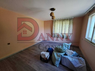 Двуетажна къща за продажба в с. Ореш - общ. Свищов