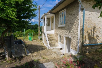 Къща 170 кв. м за продажба в с. Водица | Двор 1720 кв. м