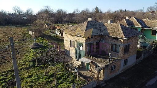 Къща в Варна, област-с. Караманите