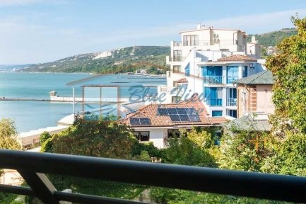 Двустаен апартамент с морска панорама на първа линия в комплекс „Марина Сити“, Балчик