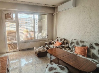 Тристаен за продажба в кв. Дружба 1