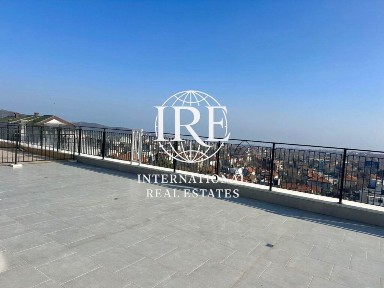 International Real Estates (IRE) представя: Тристаен апартамент с фро