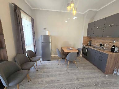 Green Wood, Разлог: просторен двустаен апартамент с южно изложение