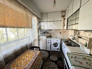 Просторен тристаен апартамент