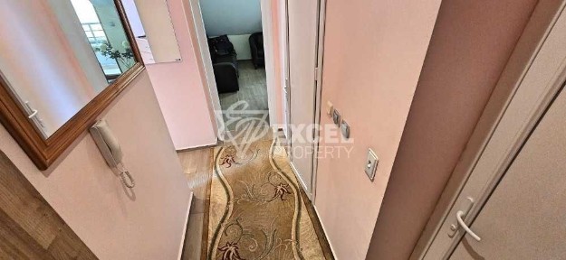Тристаен обзаведен апартамент в Свети Влас близо до плажа