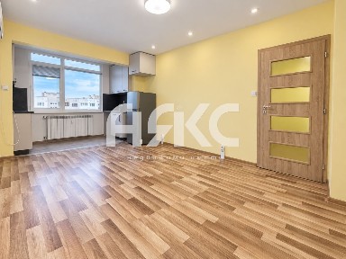 Предлагаме за продажба двустаен апартамент в кв. Дружба 2
