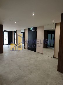 Тристаен апартамент в кв. Дружба 2