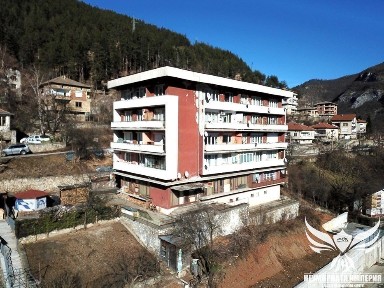 Продавам помещение, магазин, заведение 147кв. в гр. Лъки, обл. Пловдив