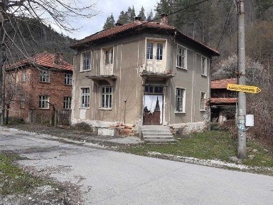 Къща в Тревненския балкан