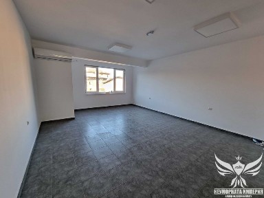 Продавам 165кв помещение офис студио магазин с тераса в гр. Асеновград