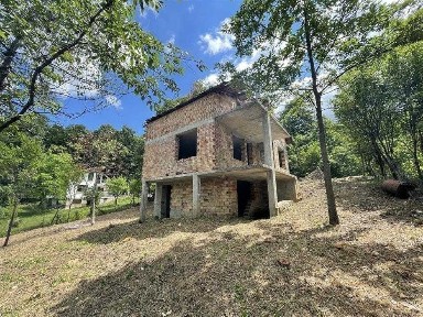 Продава къща - с. Трапесковци