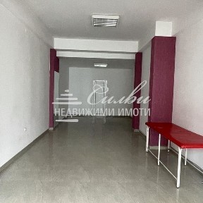 Търговско помещение с площ от 45 кв. м. - кв. Център